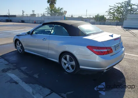 2012 Mercedes-Benz E 550 из США, поврежденный, VIN WDDKK7DF9CF168012